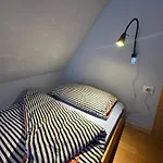 Kleine Florina In Apartman *