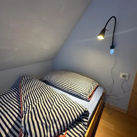 Kleine Florina In Lejlighed *